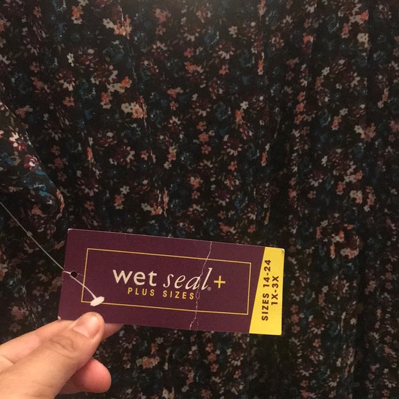 Floral Dress (Plus Size) *NEW* - Picture 3 of 4